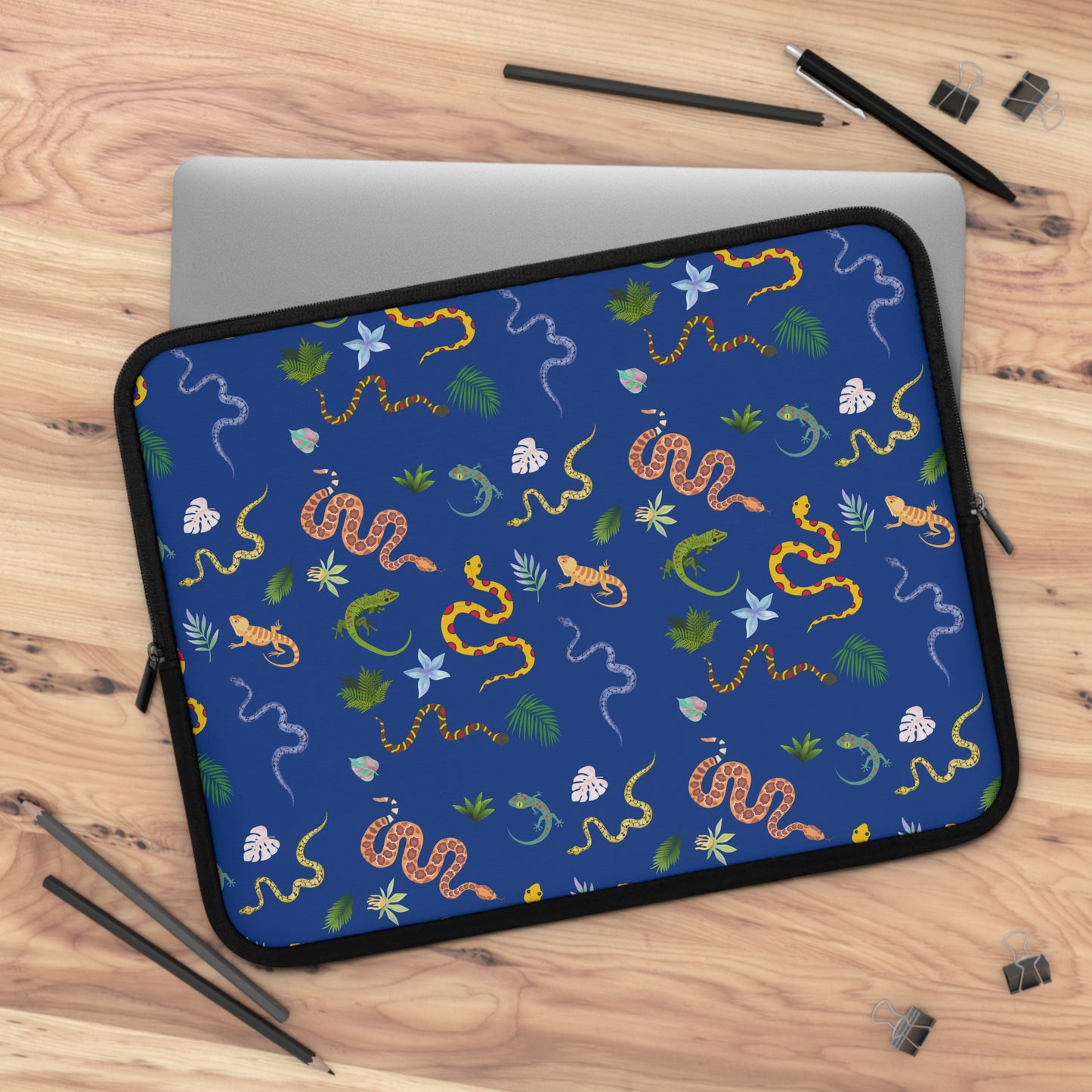 Dancing Reptile Pattern Laptop Sleeve, Stylish Laptop Bag, Wildlife Laptop Cover, Gift for Bird Lovers, Laptop Case for Travel
