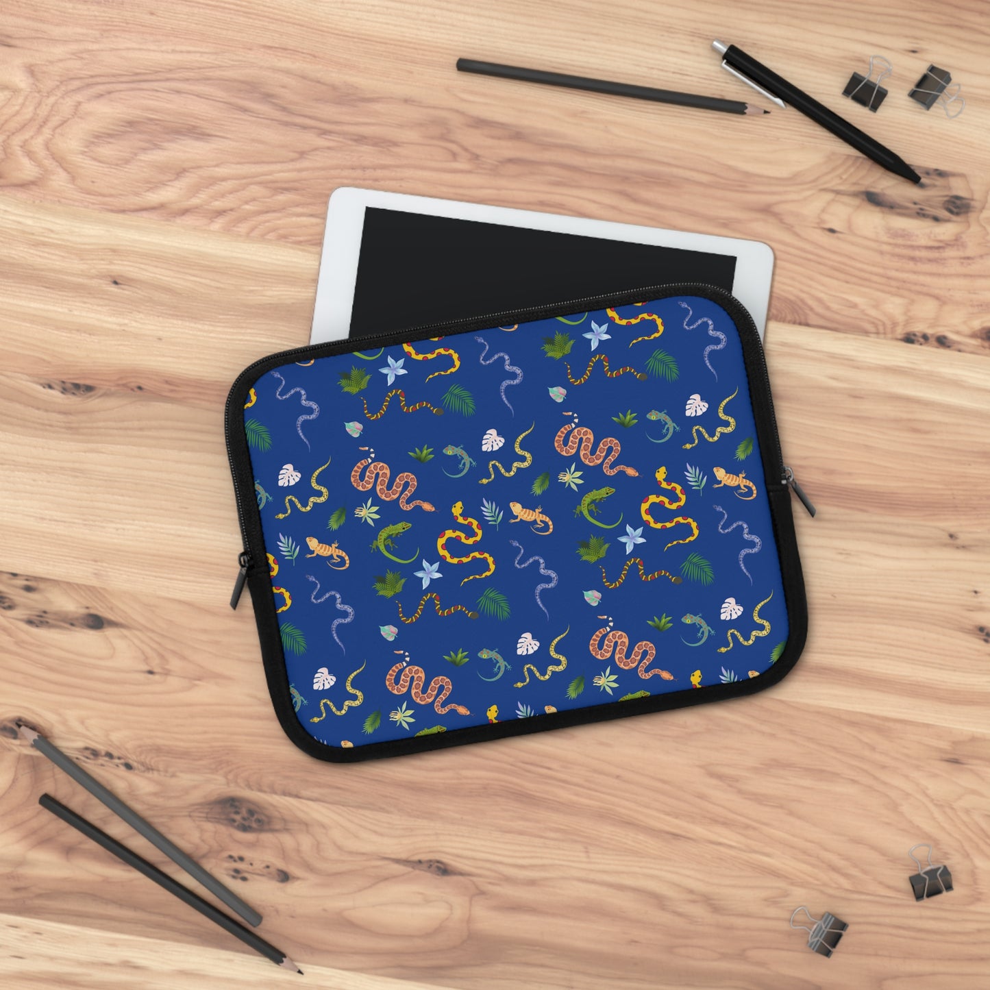 Dancing Reptile Pattern Laptop Sleeve, Stylish Laptop Bag, Wildlife Laptop Cover, Gift for Bird Lovers, Laptop Case for Travel