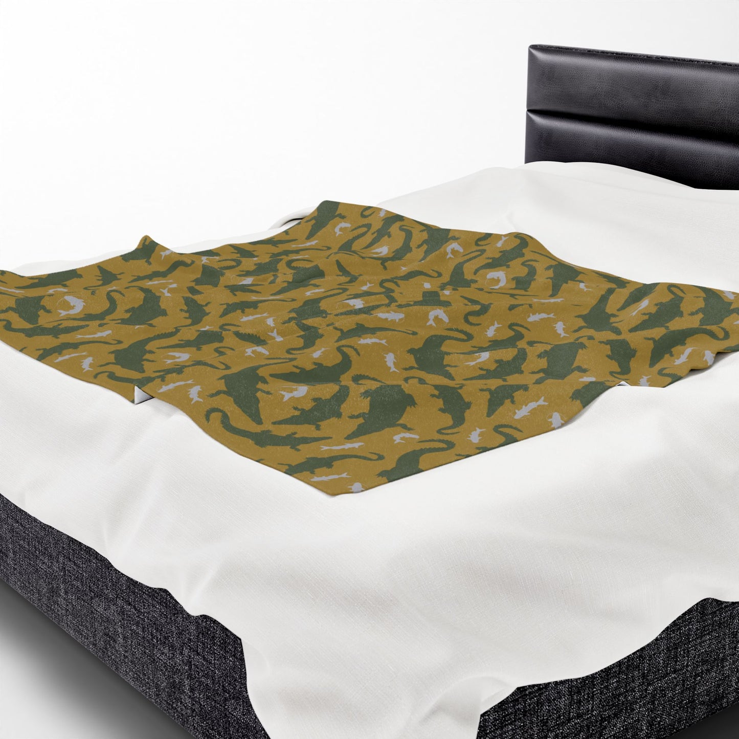 Crocodile Float Velveteen Plush Blanket